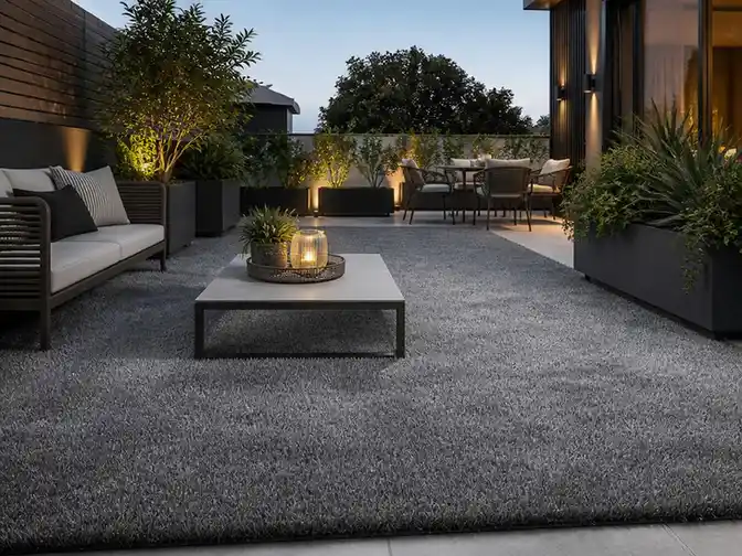 Pourquoi choisir le gazon artificiel gris pour sublimer vos terrasses