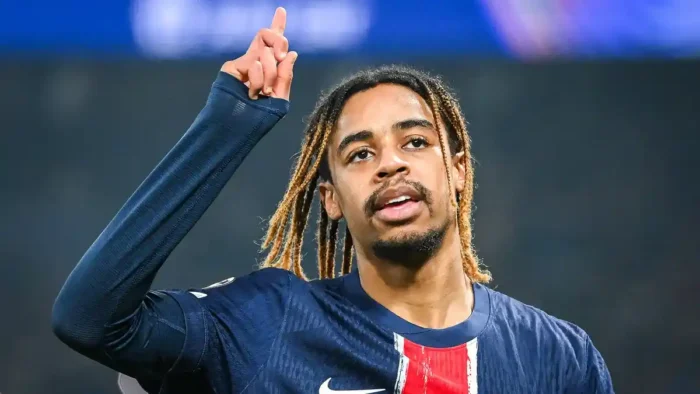 Mercato : Liverpool intensifie sa quête pour Bradley Barcola, le PSG résiste